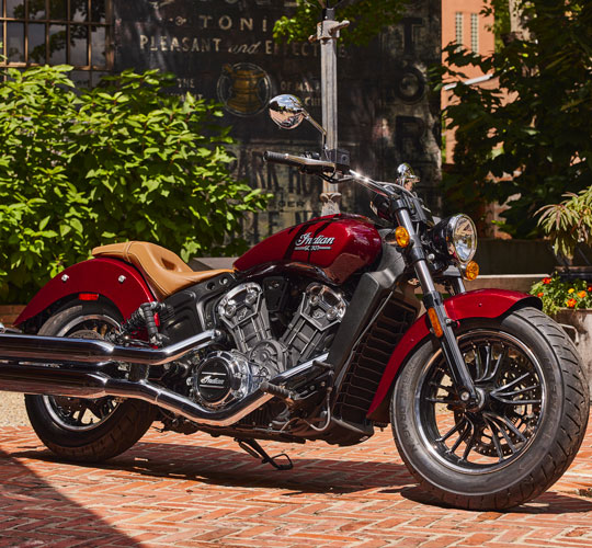 Drapée dans le chrome